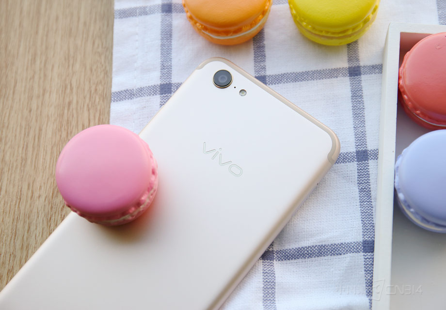 1600�����صĺ�������ͷ��˫ɫ�²���Ʋ������ϵĲ��ã���û�����������װ�Ρ�