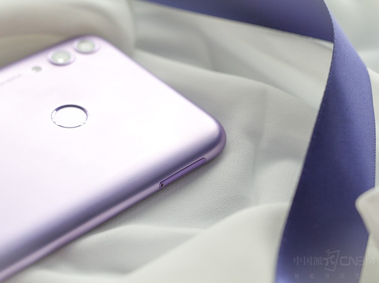 ���⣬����������3Dӡˢ���պ����׼��Ź�������ƣ����ֳ����ع�Ӱ��תЧ���������߿�ѡ�񼫹���������𡢻�ҹ�ں�������������ɫ������ʱ�ж��ˣ����Ҹ��Ի�ʮ�㡣