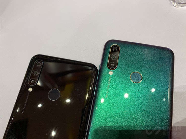 �����������֧�ֱ��������ź�ϵͳ���׷����󱱶�HD8040��˫��λ���ߡ�������λ�����½�30%����λ����С��1�ף��򳵶�λ��Ư�ƣ���������������·��