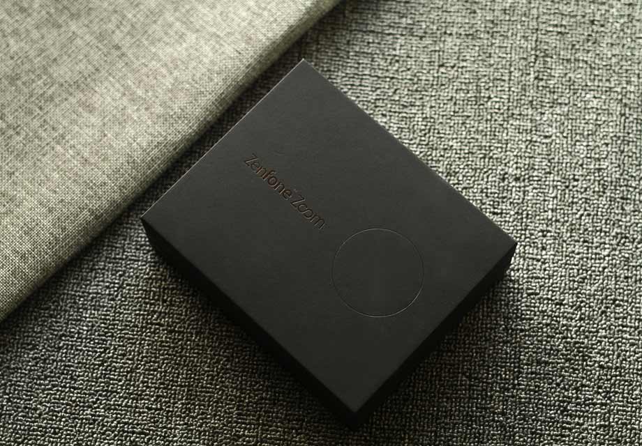 ��˶ZenFone Zoom��һ��ʹ����ȫ�ڰ�װ���Ͻ�֮�ڸ�͸¶��һ�ָ߶���Ϣ��