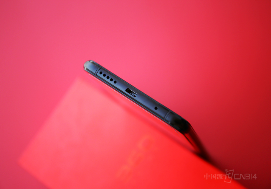 ��ȫ�µ�360OS 2.0�У��޳���50%��ԤװӦ�ã��������������û�ϰ�ߡ�ʹ�ó���Ƶ���ĸ���App�������õ�Ӧ���򱻷������õĶ����������˵����Ȳ�ռ������ռ䣬Ҳ����ʱ���ҵ����ǳ����㡣