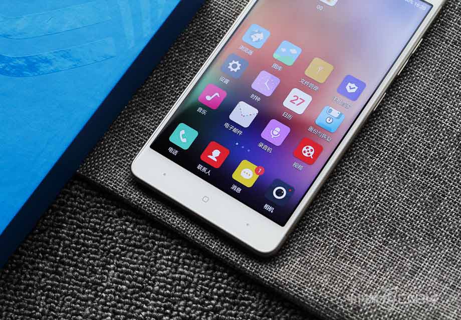 ��Ļ�·�������������������ֱ�Ϊ��̨��home���Լ����أ���ȽϷ���һ��Ĵ�ͳ�������û��϶�����İ����