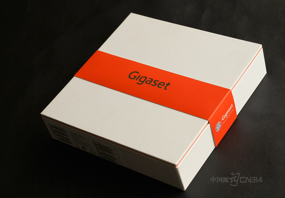 �����Gigaset���ME ��Me pro��λ�ϴ�紿�ڡ��Ƹ�ʽ��װ��˵��Gigaset���ME pure��ɫ����+��ɫװ�δ���������˶�Ŀһ�£����¸�ʮ�㡣