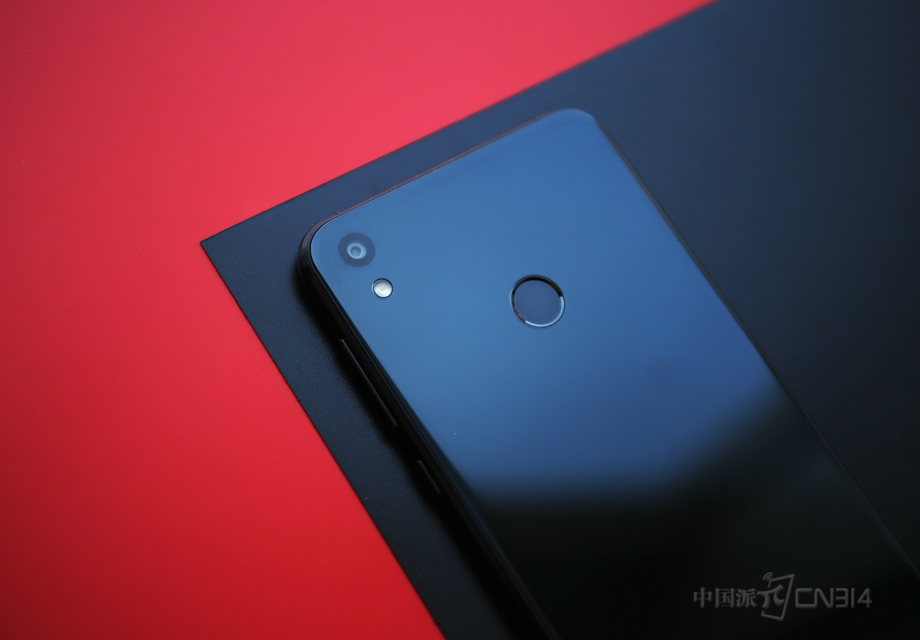 ����653��������6GB�����˴桢64GB�洢��18W�������䣬���֧��128GB������չ...��Ӳ�������������û����ںܵ��͵ĸ��Լ۱��ֻ��������ܾ��Բ�����