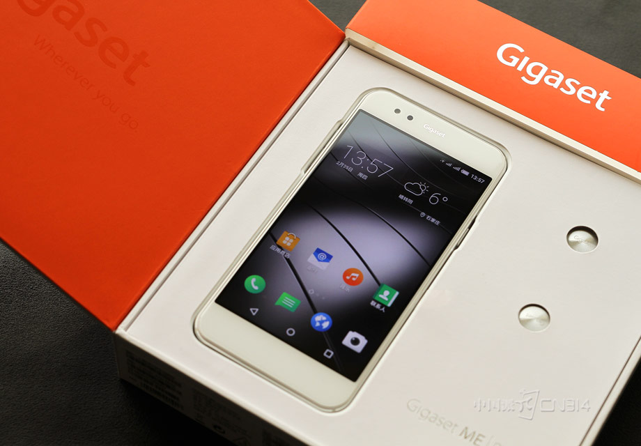 �򿪰�װ֮�����Ǿ��ܿ����������������Gigaset���ME pure����������Ư����һ��Hi-Fi����λ���Աߡ�