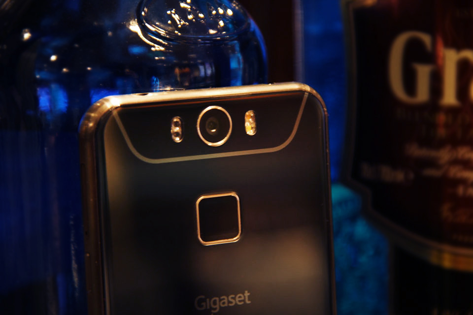 ���ͬ��Ϊ�������ʣ���������ͷ�·���ָ��ʶ��ģ�飬�ܹ���ֱ�֤�ֻ���Ϣ�İ�ȫ��