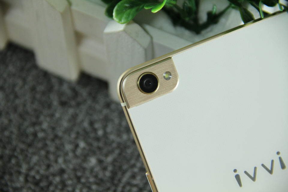 ������ͷ����һȦ��΢ͻ��ı�����������Ϊ1300������