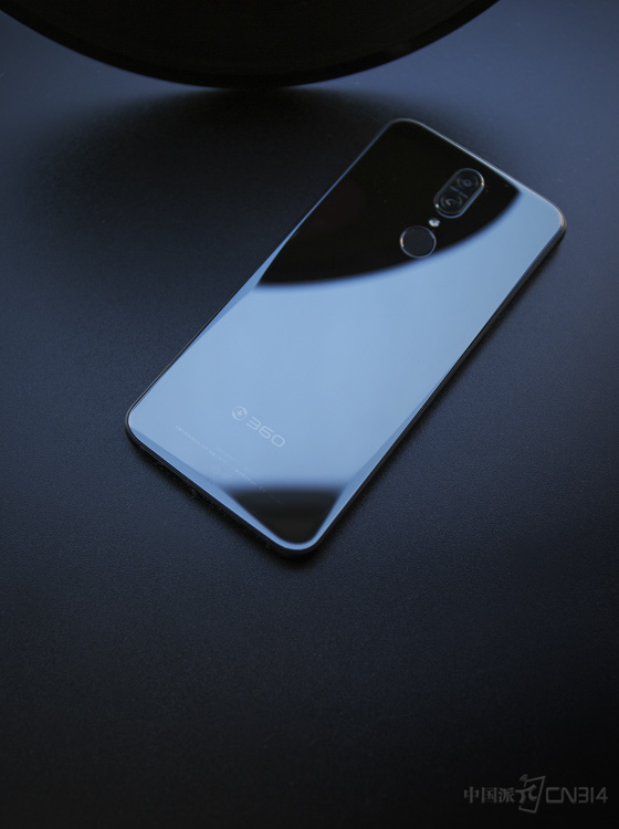 �Ӳ���Ƕȿ���ȥ�������˱����������ڱ��沣���ϸ���һ����õĸо���