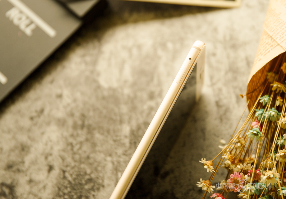 ��ʹ��СС��SIM����Ҳ͹����Ŭ��������Ļ��еĹ������񣬾���ϸ����Ȼ��ɡ�