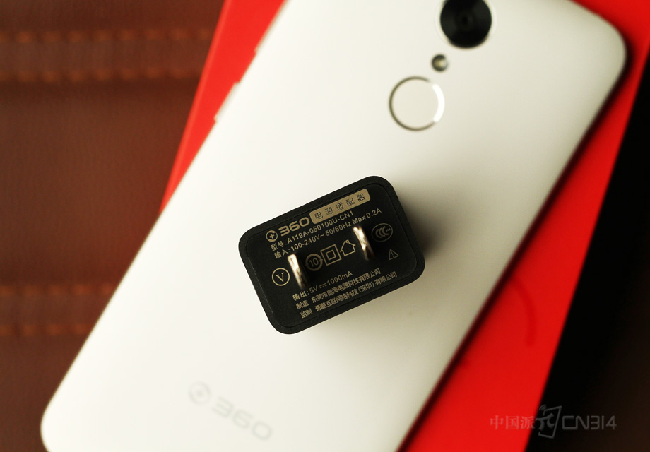 ��Դ��������ϸ����Ϣ��ʾ��5V/1A��������û�д��ؿ�似����