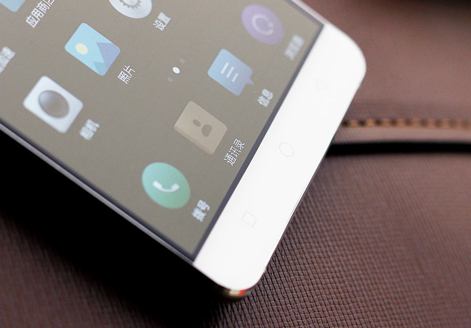 �����ײ����棬��������������ⰴ������ƣ����֡���ͳ������Ʒ�ʽ���ܹ����������û����ײ�Ԥ���ռ䣬�ֲ������ⰸ���ǰ�ռ����Ļ����Ӷ������ֱ��ʣ�ֵ�õ��ޡ�