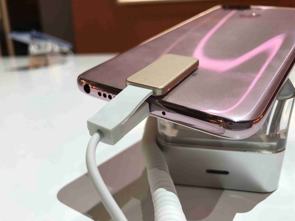 3410mAh��������صļ��룬���û���������ȫ�������־á�