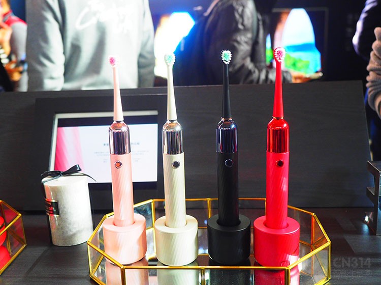 ��������������XESS�Ⲩ˫��������ˢ�����Ƽ��ǻ�����ֵ��һ�����ٷ�����Ϊ��ħ�����������򡰹Ⲩ��࣬��ˢ���ݶ��ɾ�����