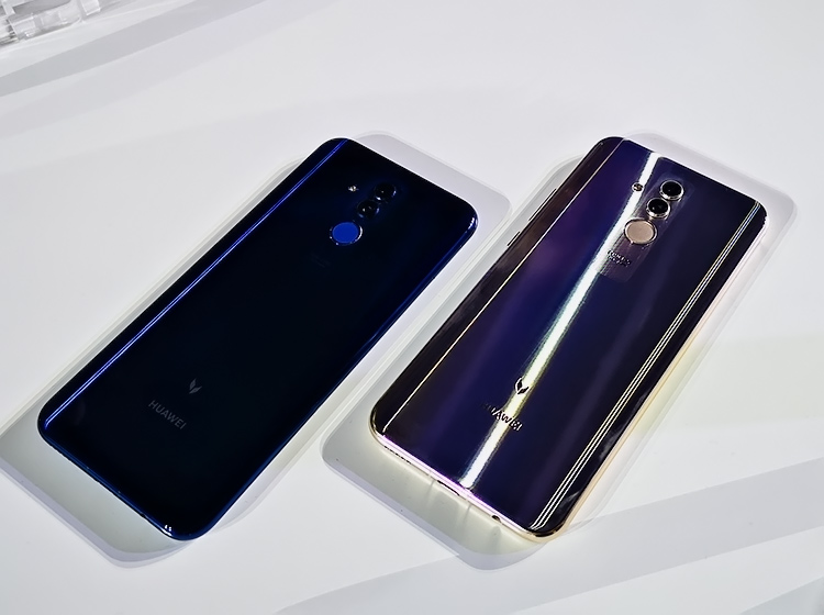 ��۷��棬��â7��ӵ��˫�沣���������п򡢷ǳ�խ�Ķ�ͷ���°ͣ���Ȼ��һ���ж˻��ͣ��ָ�ȴƫ��߶˻��ͣ��ṩ���ڡ��Ⱥ����Ͳ����������ɫ��ʽ����ֵ�����콢��