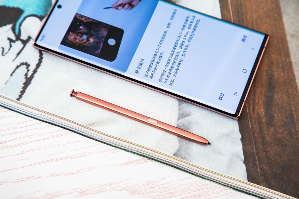 S Pen������Note20 Ultra������֮һ�����ֻ���S Pen֧��4096��ѹ�У�����������д���ǻ滭�����ϣ������ṩ�ӽ���д����ʵ���飬��ϵ�120Hz��ˢ���ʣ���Ӧ��������ʾ�׼��Ȼ����д���鼫�ѡ�