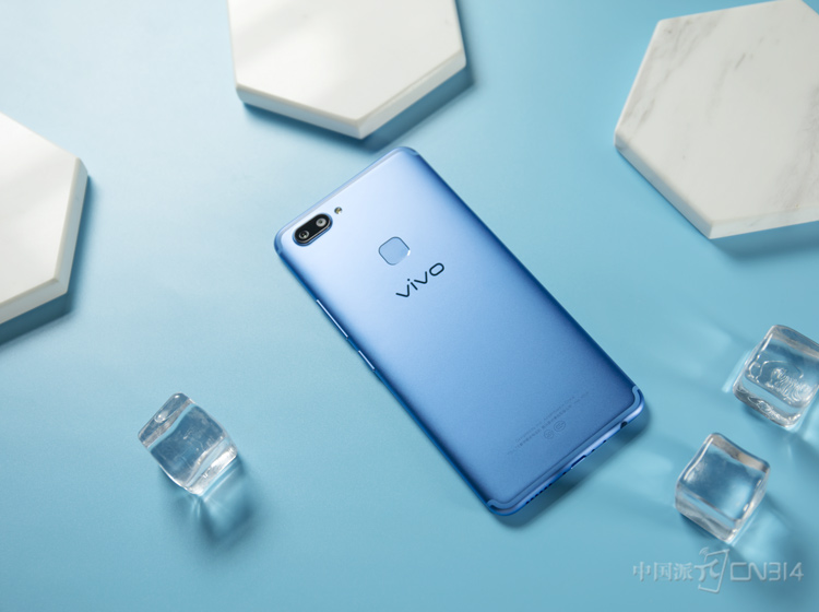 ���Ѿ�����vivo�ĵ�һ�Ρ���ɫ�ص��������ڴ�֮ǰ�ġ�X9s��������X9��������Xpaly6����ھ�����������α�ɫ������vivo��ӵ�и������Ķ��塣