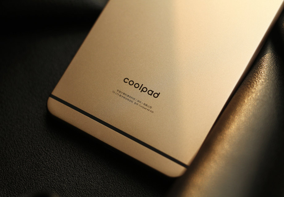 �ڼ������棬����MAX������˫������ƣ���iPhone����һ��������������������߼����Լ�����Ӧ�����ܴ������ȶ����źŴ��䡣