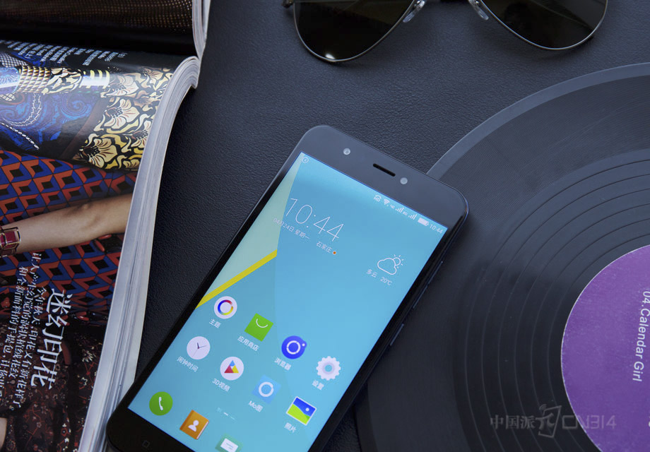 �û�����˫�沣��������ƣ�����ʹ��ȫ�¸��������͸��ϲ��ϣ�����ӵ�к�������������ʸУ�ͬʱ����������������ҽ���˲�����������⡣