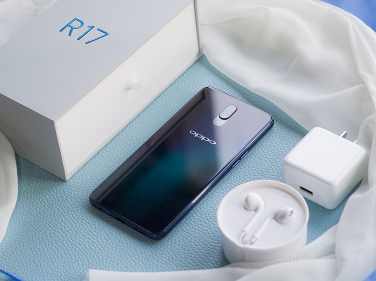 水滴屏颜值有多高 看看OPPO R17你就懂! oppo