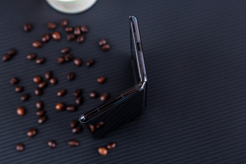 ��Ч���棬MIX FOLD С���۵������ĸ����������й������ٵ�����Hi-ResС�����֤�����У�˫1216������ӵ��0.65mm���������1.34CC���ݻ���ǻ�������Ӱ��ʱ����������ӰԺ�еĸо��������ǳ����塣