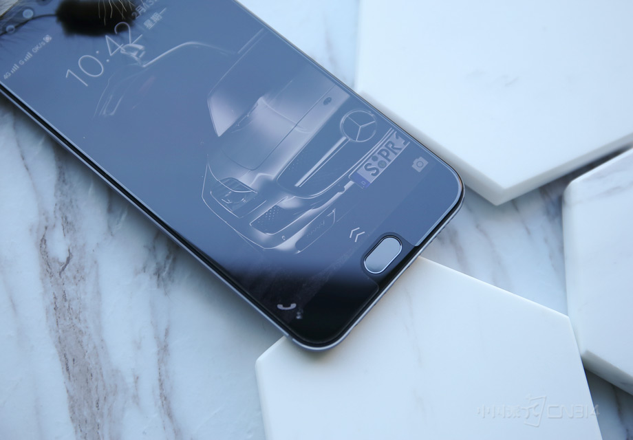 �ײ�Ϊ��ͳʵ�尴����ƣ�������Home����+ǰ��ʽָ��ʶ����Բ��ָ��ʶ��ģ������ᴥ���ء���ѹ�ص��������ƣ��������������ʵ��Home���Ļ���һ����ʵ�������Ϊ����ʽ�����Ķ�����ͷ��ؼ������ذ������б��⣬��ϵͳ�������У��ɽ��ƹ�����1.5�롢6�롢ʼ�տ�����ر�����״̬������ҹ�������