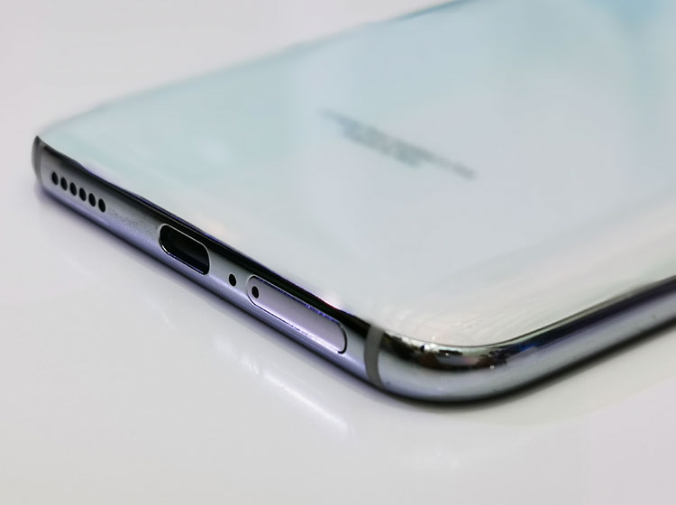 ����16s Pro��Ȼȡ����3.5mm�����ף����䱸˫�������������������������û�Ӱ������������ֻ���֧��ȫ����NFC�����������µĺ����������ϸ��������