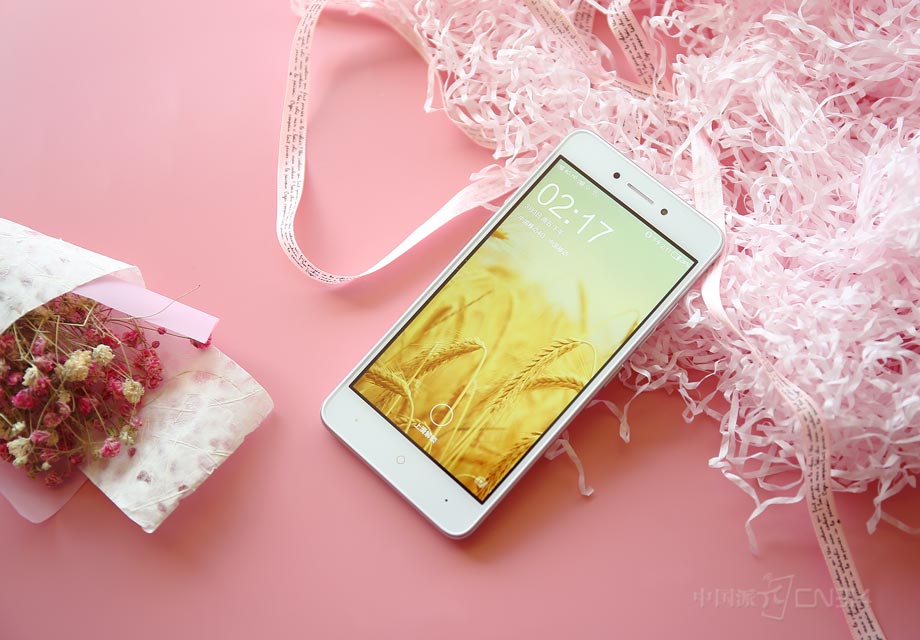 5.0Ӣ����Ļ��ɫ��չ������������ʾϸ��Ҳ������������599��699�ļ۸���˵���Ǻ�ֵ�õġ�