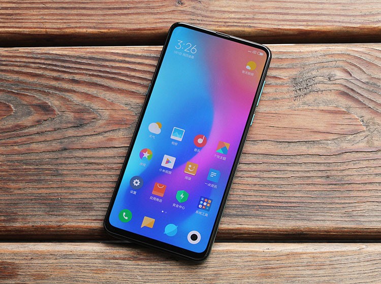 ��������һ������ƣ�С��MIX 3��ռ�ȸߴ�93.4%�����⣬���6.39Ӣ�������AMOLED��ʾ���ֱ���Ϊ2340��1080����Ļ�ݺ��Ϊ19.5:9��������Ϩ����ʾ��̧����������ܣ��ܸ��õر����������⡣