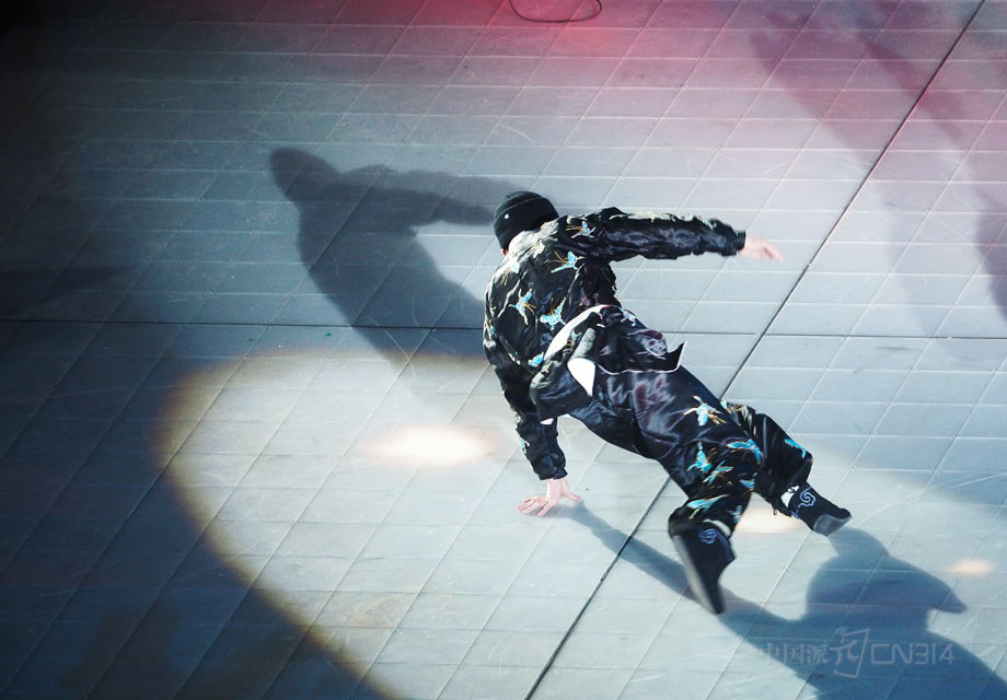 ���ӡ���̬����֮ҹ��