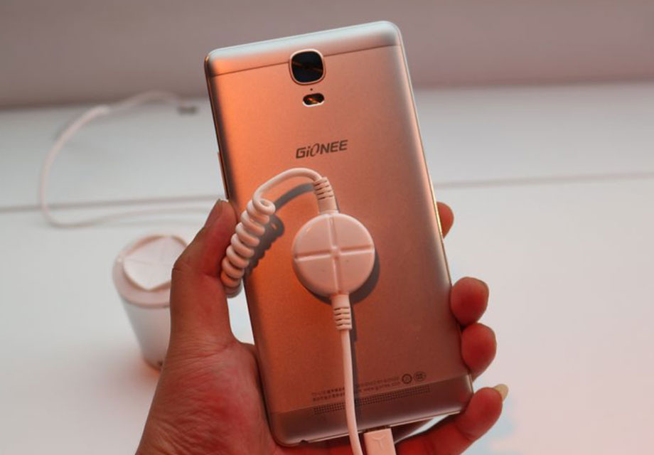 ����M5 Plus������ý�����ǣ�����ʽ��ƣ���ǲ��ܿ�����ĥɰ�ʸеĺ�ǲ���������ָ�ƣ��������ֽ���ĥɰ�ʸеĺ�Ǹ��˷ǳ��ߵ��ĸо���