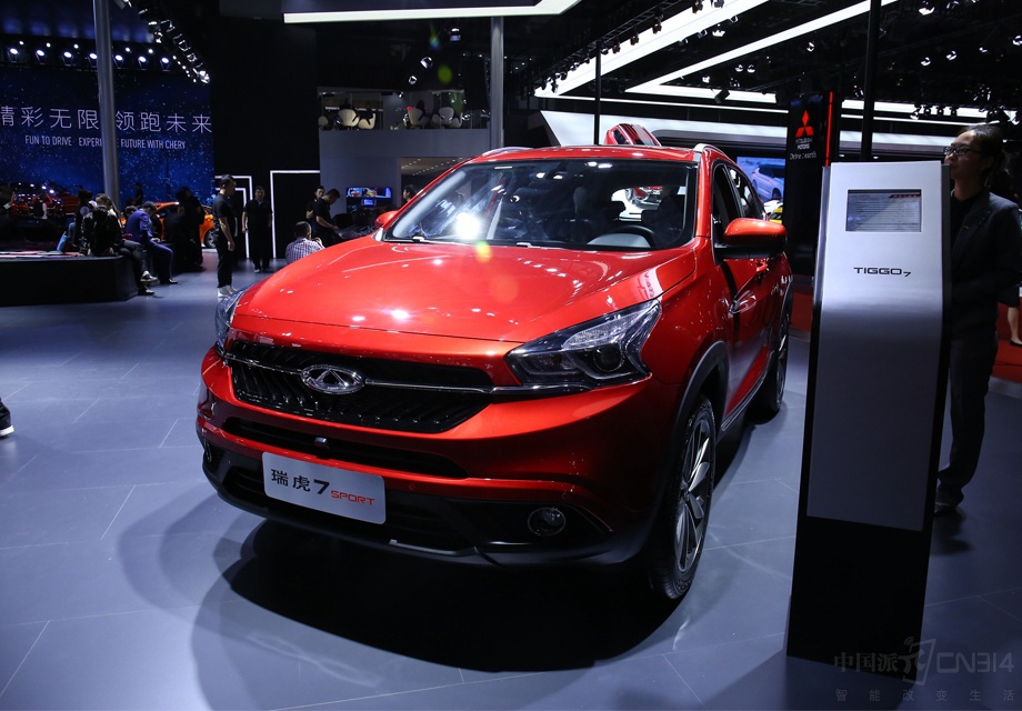 ���֮�½���װ�˺�ɫǰ�ܺ�˫�߹�����������ơ�