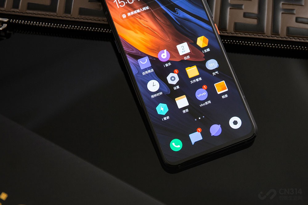 Ҫ˵�����ᡱ�������ģ������ǲ���������������������޼ɣ��������Щ�Ը�����ֻ��ϣ��Ǿ���iQOO 3����Ϊ2020��iQOO�׿�����������Ʒ��iQOO 3�ĵ�����νչ���ˡ����ᡱ�����õ����ӣ����ܡ���ۡ���Ӱ�ȵȷ�������ƶ����쾡�µ�չ�ֳ�������iQOO����һ�������Ʒ�ƣ������Ը�͸���ˡ���������Ҹ������ǵľ�ͷ��ȥ����iQOO 3���ഺ��ò��