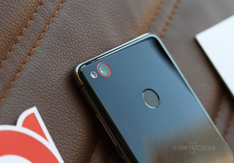 不折不扣的小屏典范!努比亚Z11mini图赏