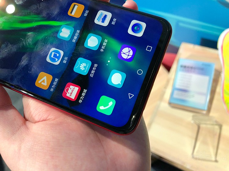 �ֻ���ӵ���콢����װ���գ�����4.25mmխ�±߿�Ч��ȷʵ�൱���ڡ�