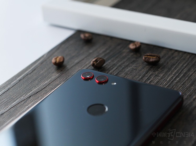 ����710��������6GB LPDDR4X RAM��4050����ʱ��������ء�18W��䣬360�ֻ�N7 Pro��Ӳ��������ˡ�ûʲô��˵�ģ��������ַǳ��ÿ�����������Ҳ�㹻�ľ��⣬����ǿ+������+���죬����ǵ�������������˵���