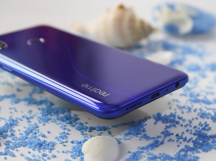 ����ע�⵽��realme X�ഺ�汣����3.5mm�����ף��⽫Ϊϲ���������ֵ��û�������������������������ִ����ĸж���