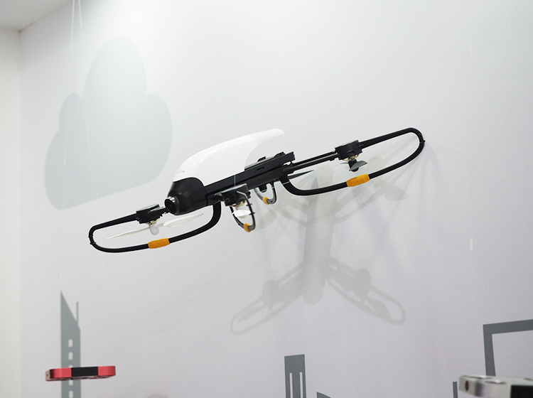 ����ʱ������ʹ������ͣ�£��ɽ������ĳ��Ͻӽ��������ײ����������Զ���Ӧ�����䵽���ġ�