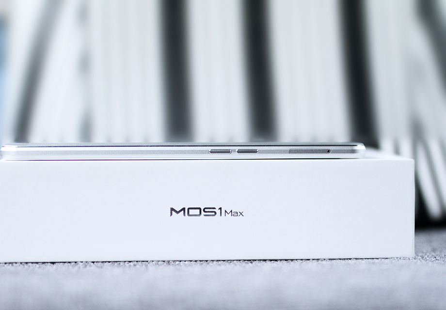 ��ħMOS1 Max���п����ΪSIM���ۺ������������п���������澧���п���ֵ�ĸߣ��ո����ʡ�