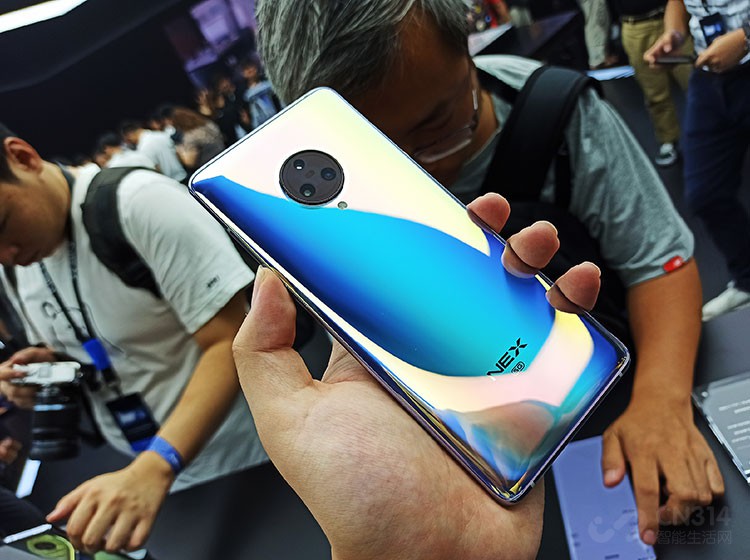 ոգvivoϺNEX SPACEΪδ޽硱ƷᣬʽƳ콢NEX 3 5Gvivoµĵڶ5G콢ҲԿ2019°콢սĵͷڡû߱855 Plus5G5GߡٲƸռȡ6400࿴㣬ǵǰԱ˸ûֳͼͣҸǵľͷһNEX 3 5G