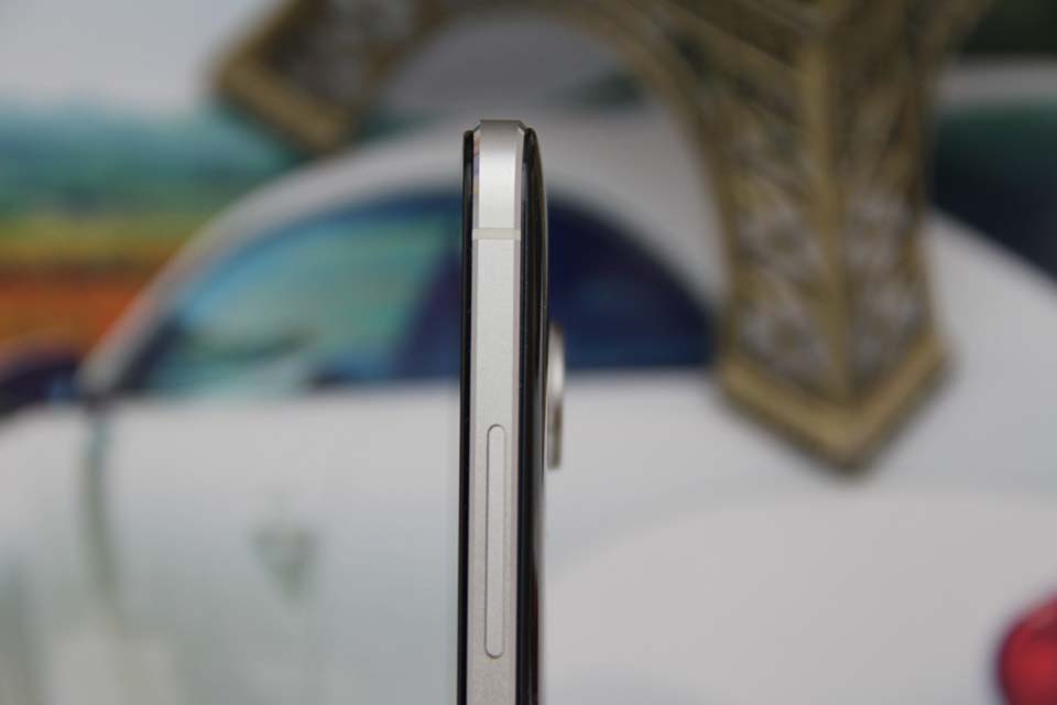 XplayĻΪ7.99mmiPhone 5SԺһ㣬˱Ļ϶װͷȫͷòͻ