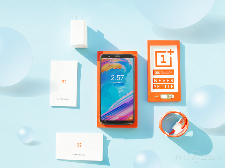 RGB sensor��̬������Ļɫ�£��ж�����ʾģʽ����������Ӧģʽ���п�ǿ�������ܡ�