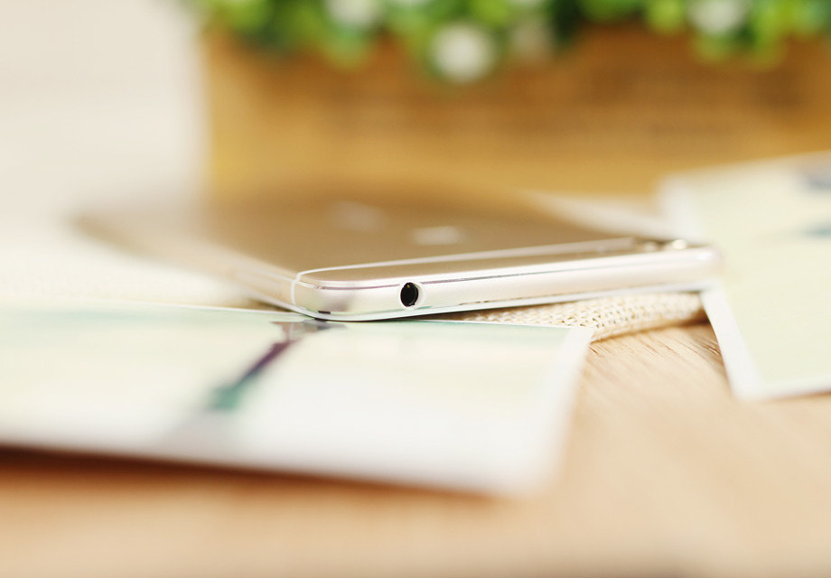 �п�����ͷǳ����ԣ�������������һö3.5mm�����ӿڡ�