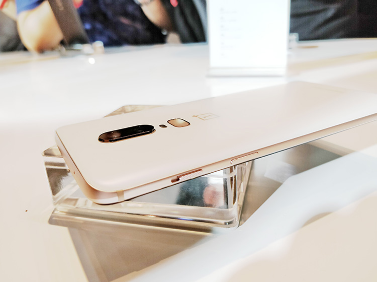 ��Ϊ�û��ṩ���޸������Ĳ�Ʒʹ�����飬������һֱ��׷��ģ�Ҳ������һֱ������Ҫ���������ֻ���ҵ����һ�ֿ����ԡ�����������ʾ��