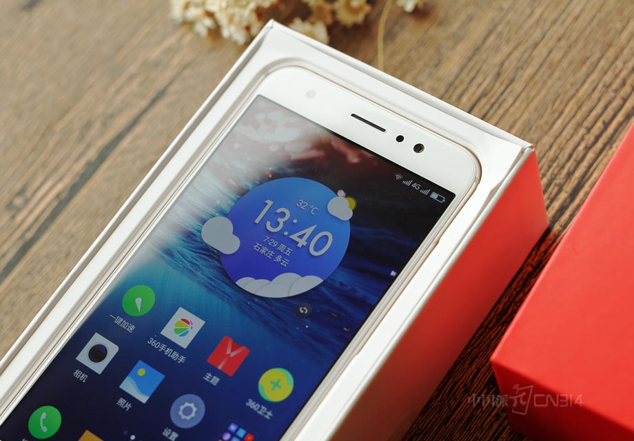 �ڰ�װ���е�360�ֻ�N4Sһ¶��;��޵����ǣ�����ǰ������Ƹ��Ƿǳ�����ɫ��