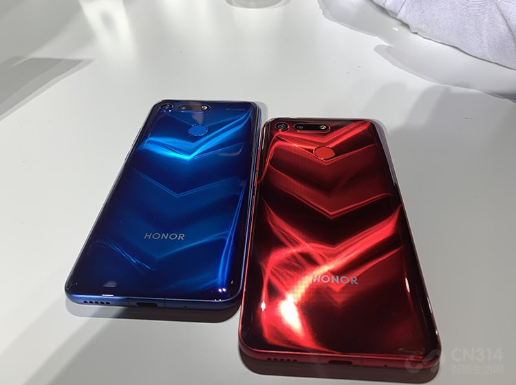   Ϊ��˳Ӧ��ҫVϵ�еķ����ҫ��V20��������˸����۵�V�͹�Ӱ���ڹ���ҫ�£�V�͹�Ӱ����������ǿ������ҫ�ֻ������ʡ�