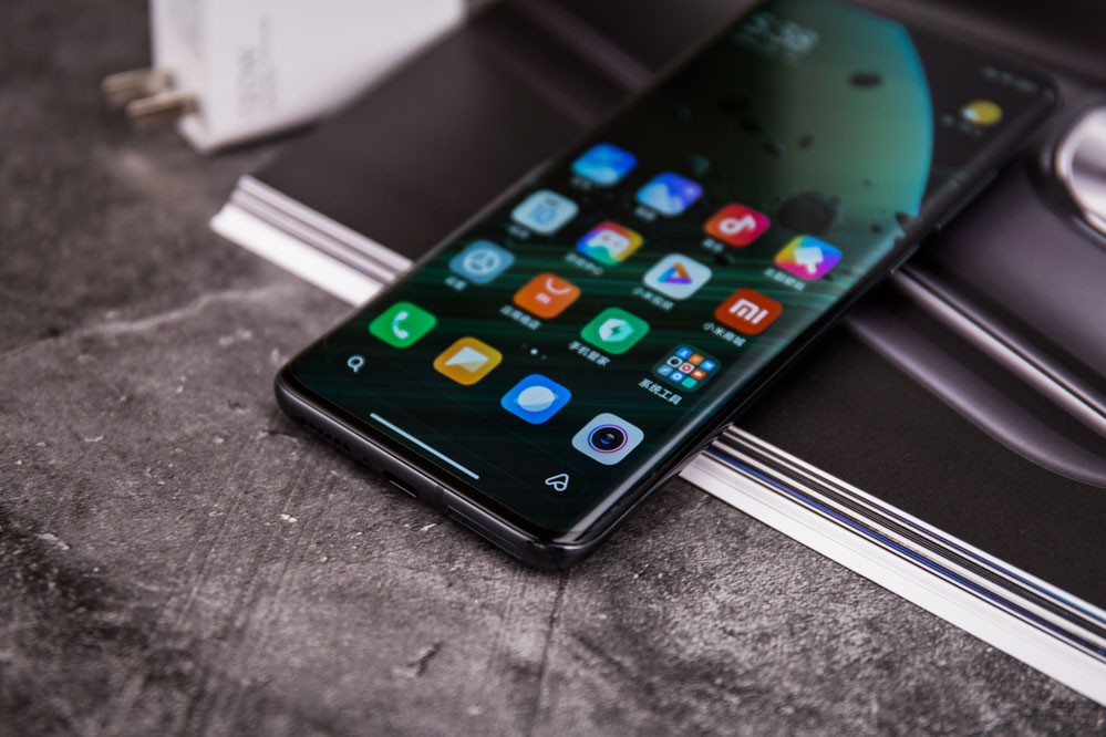 С10һ֮߿ڴ֮ǰߵ羺ֻPro90W䡣̵ĸ߹ʿȻĿǰΪֹδеֻϵõʵװС10ǵһ