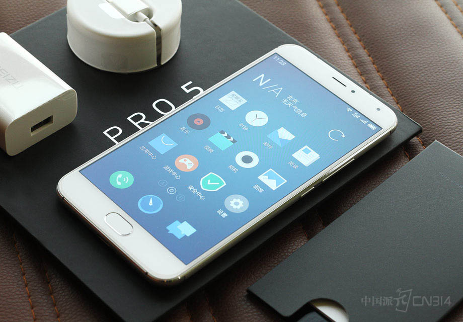 ��һ�ε�Pro 5��ȥ��Щ���ഺɫ�ʣ������˸���ĳ�������ء�