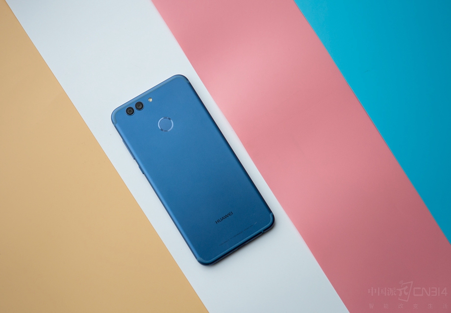 �û������������������е�ͳһ�������ܿ��������ĸı����ȡ����novaһ�����촰ʽ��ƣ���������ʽ�����ߣ���ǿ�˱������һ�廯�������õ����Ǽ������汾����˵��������Դ����Ȼ��仯�ļ��⣬�ǳ�Ư���� HUAWEI nova 2ϵ������ʯ�ڡ������õ��𡢼���������ľ������ɫ�ʡ�