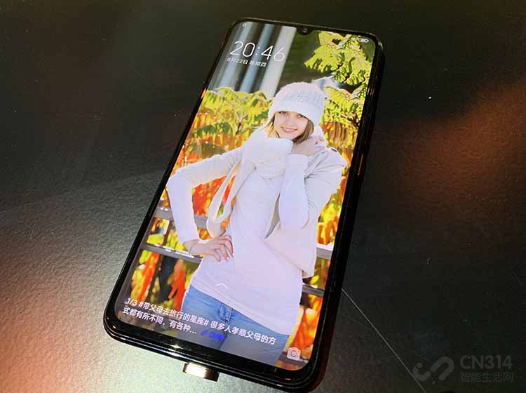 iQOO Pro������һ��ֵ�óƵ����Ǿ��Ǳ�����Hi-Fi�淨��������һ�Ŷ�����ƵоƬ��ͨ��������ġ�С��ꡱ��֤��Ʒ��Ӧ�ò��õ��ġ�iQOO Pro��������3.5mm�����ӿڣ����һ��ḽ�����ƶ���������˵�Ǻ������ˡ�