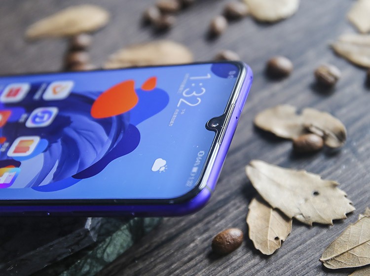 ���⣬nova5 Pro��֧��40W�Ŀ�似�����ܹ�����Ϊ�ֻ����������Ŀǰ�󲿷��ֻ��Ŀ��������ʶ���20W-30W֮�䣬���ֻ�ʹ��Ƶ��Խ�����ǵ�����£�����������ʵĿ�������ڴ������־õ��������顣